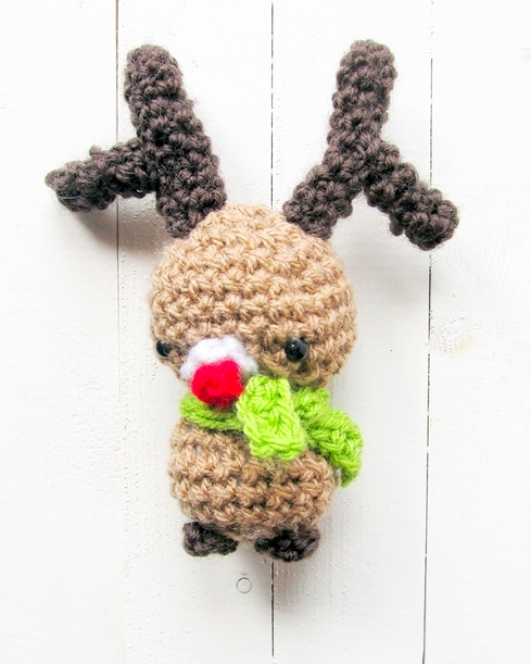 Cute Free Christmas Reindeer Crochet Pattern! - AmVaBe Crochet