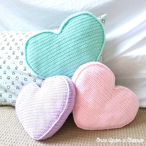 Valentine HEART PILLOW crochet pattern