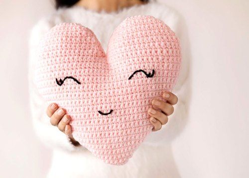 Valentine HEART PILLOW crochet pattern