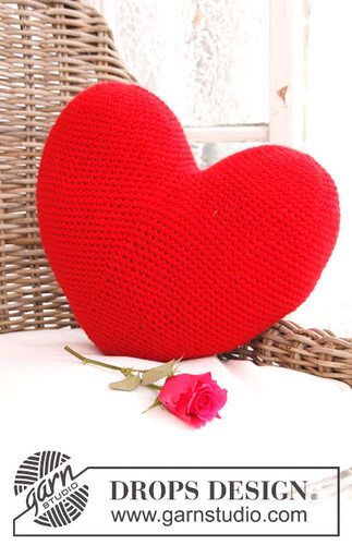 Valentine HEART PILLOW crochet pattern