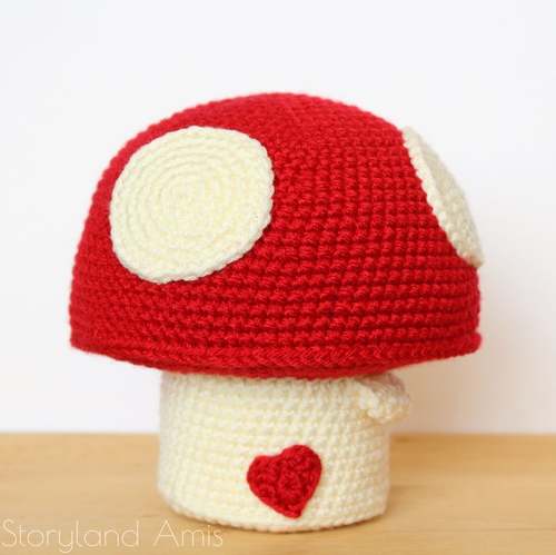 FALL MUSHROOM crochet pattern, FALL TOADSTOOL crochet pattern