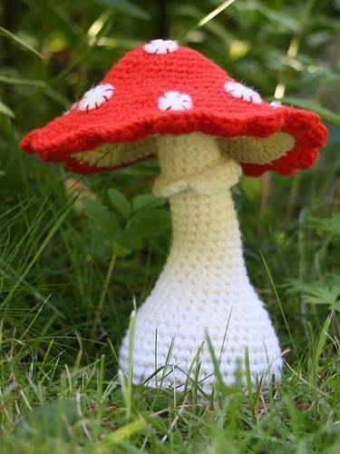 FALL MUSHROOM crochet pattern, FALL TOADSTOOL crochet pattern