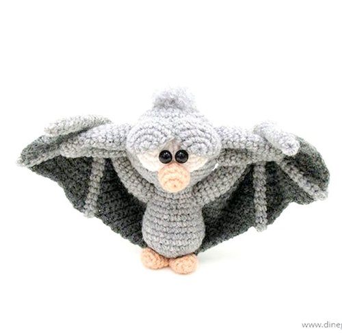 HALLOWEEN BAT amigurumi crochet pattern