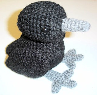 CROW amigurumi crochet pattern