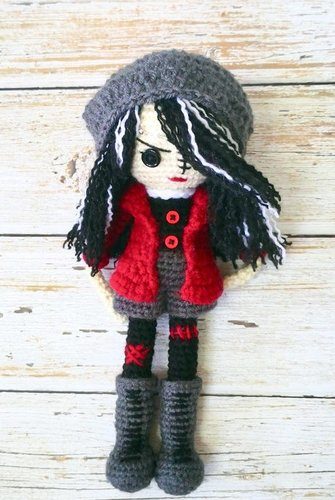 GOTH DOLL amigurumi crochet pattern