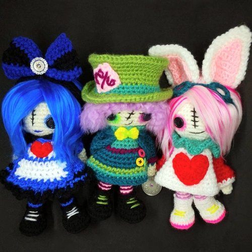 GOTH DOLL amigurumi crochet pattern