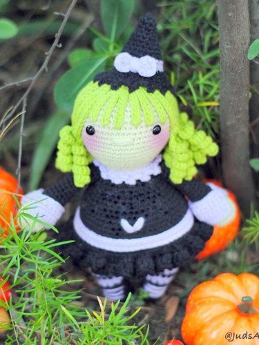 Halloween Witch Amigurumi Crochet Pattern