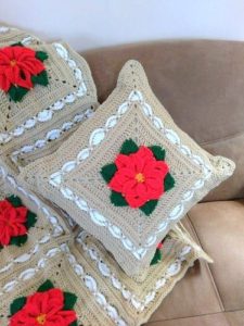 Christmas Pointsettia Amigurumi Crochet Pattern Roundup! - AmVaBe Crochet
