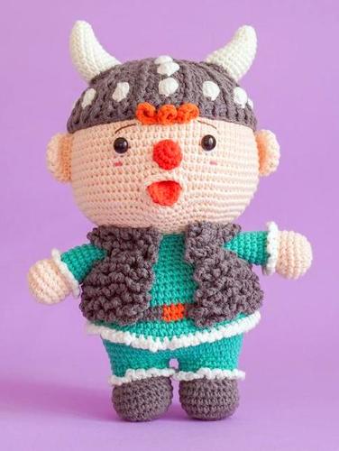 amigurumi VIKING crochet pattern, VIKING HELMET crochet pattern