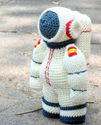 amigurumi ASTRONAUT crochet pattern