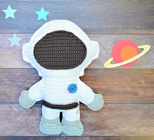 amigurumi ASTRONAUT crochet pattern