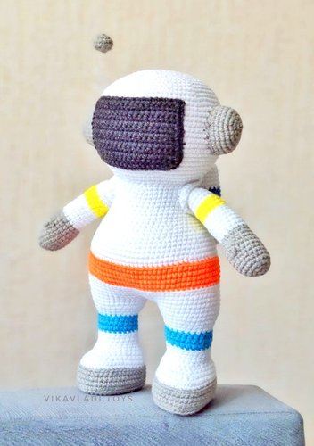 amigurumi ASTRONAUT crochet pattern