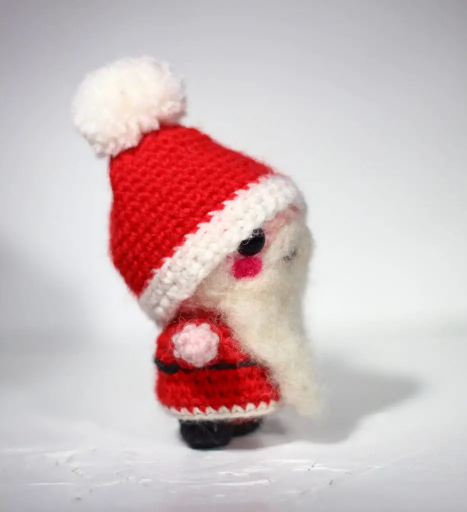 Free Christmas Amigurumi Santa Crochet Pattern