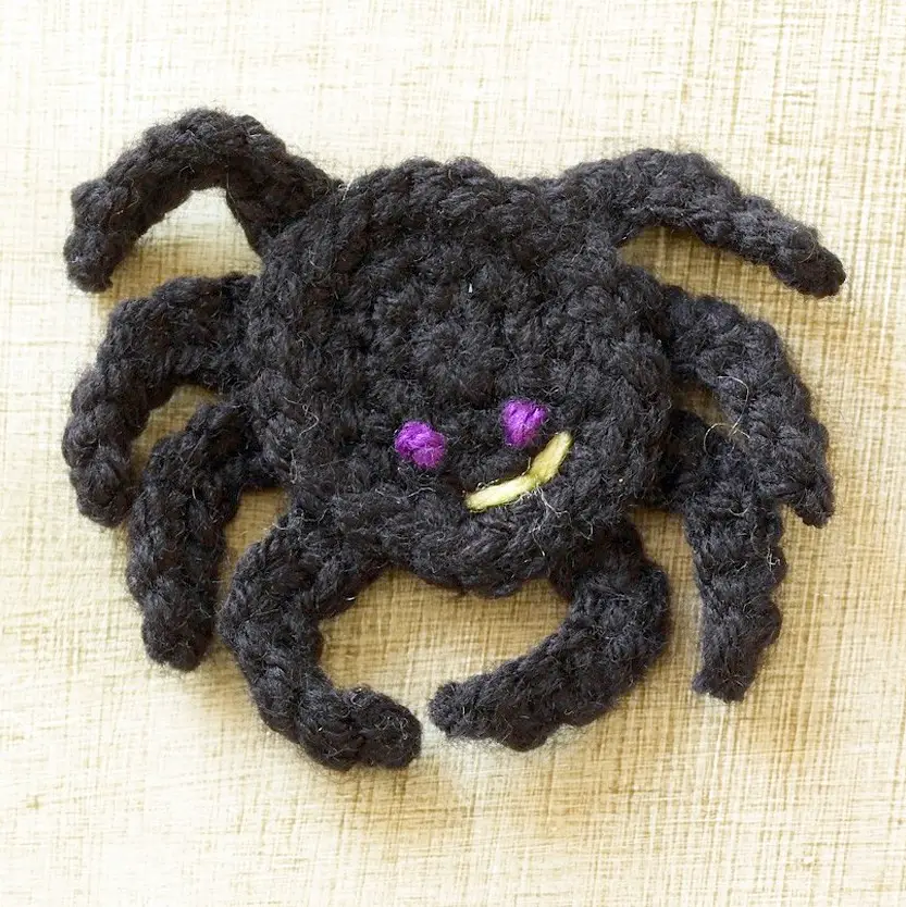 Free Halloween Spider Magnet Crochet Pattern!