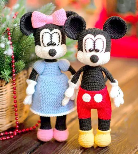 Crochet Disney Classic Characters (Crochet Kit) Mickey Mouse W/ 6