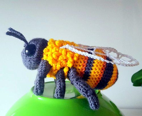 amigurumi BEE crochet pattern