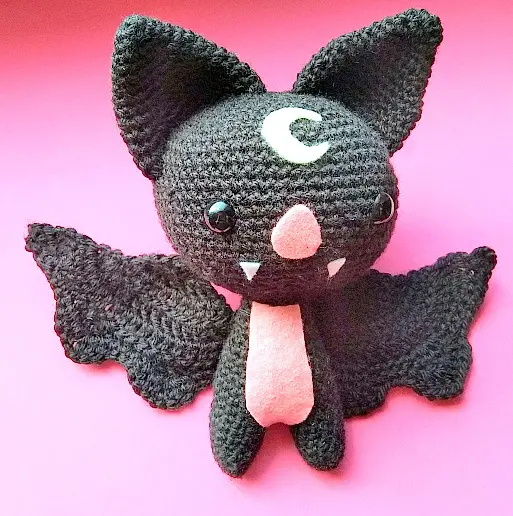 FREE HALLOWEEN BAT crochet pattern