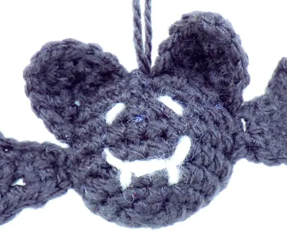 free amigurumi HALLOWEEN BAT crochet pattern